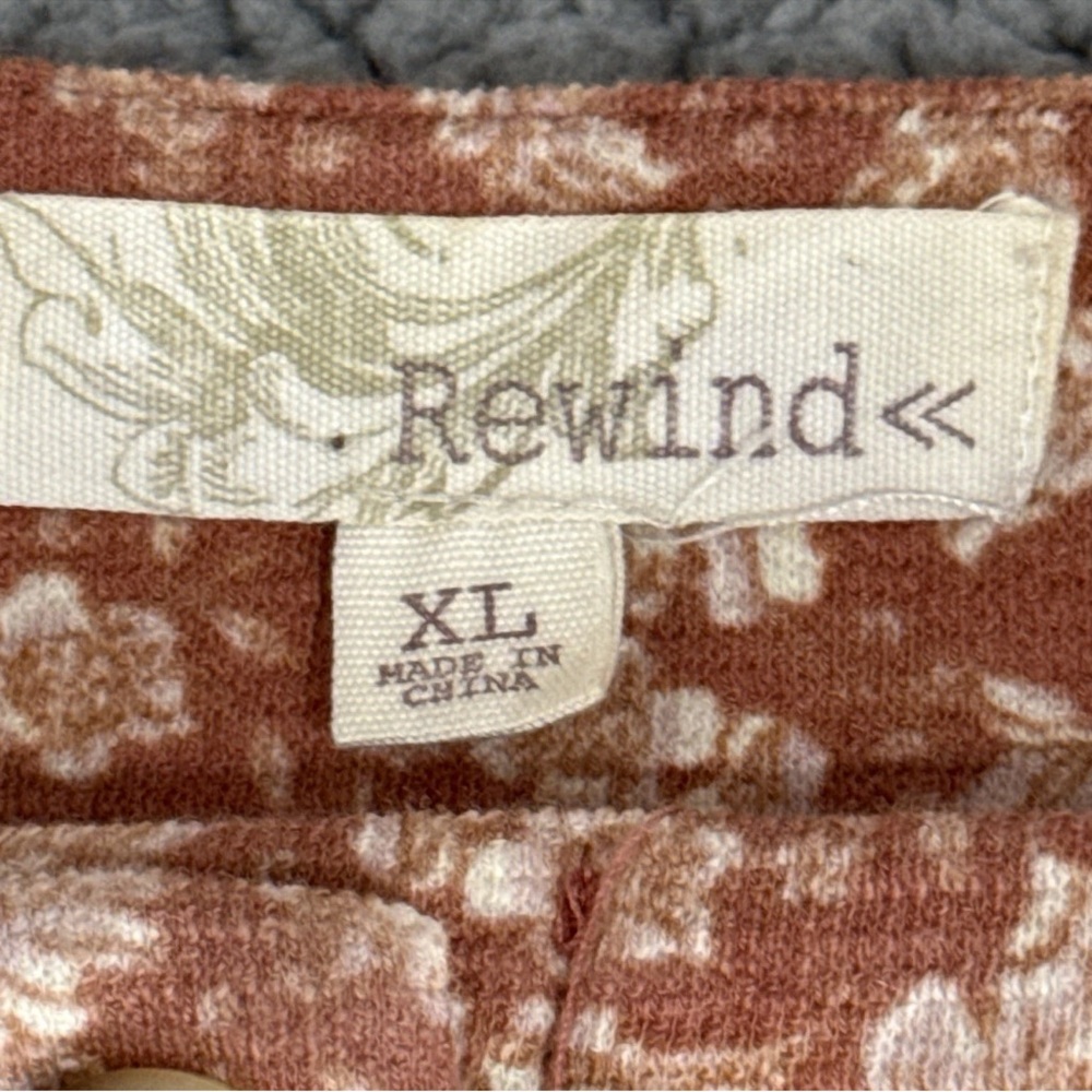 Rewind Terracotta Floral Button-Up Blouse - Picture 5 of 10